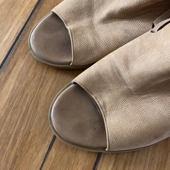 Susina Open Toe Bootie - Picture 4 of 7